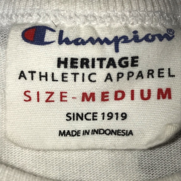 I am selling a champion t shirt for men’s - Picture 3 of 3